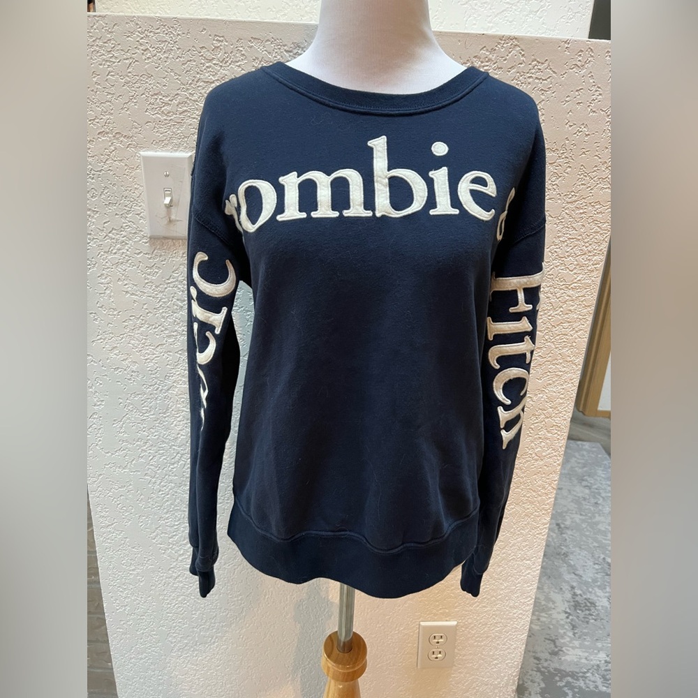 ABERCROMBIE and Fitch Soft Collection sweatshirt navy and cream lettering size S